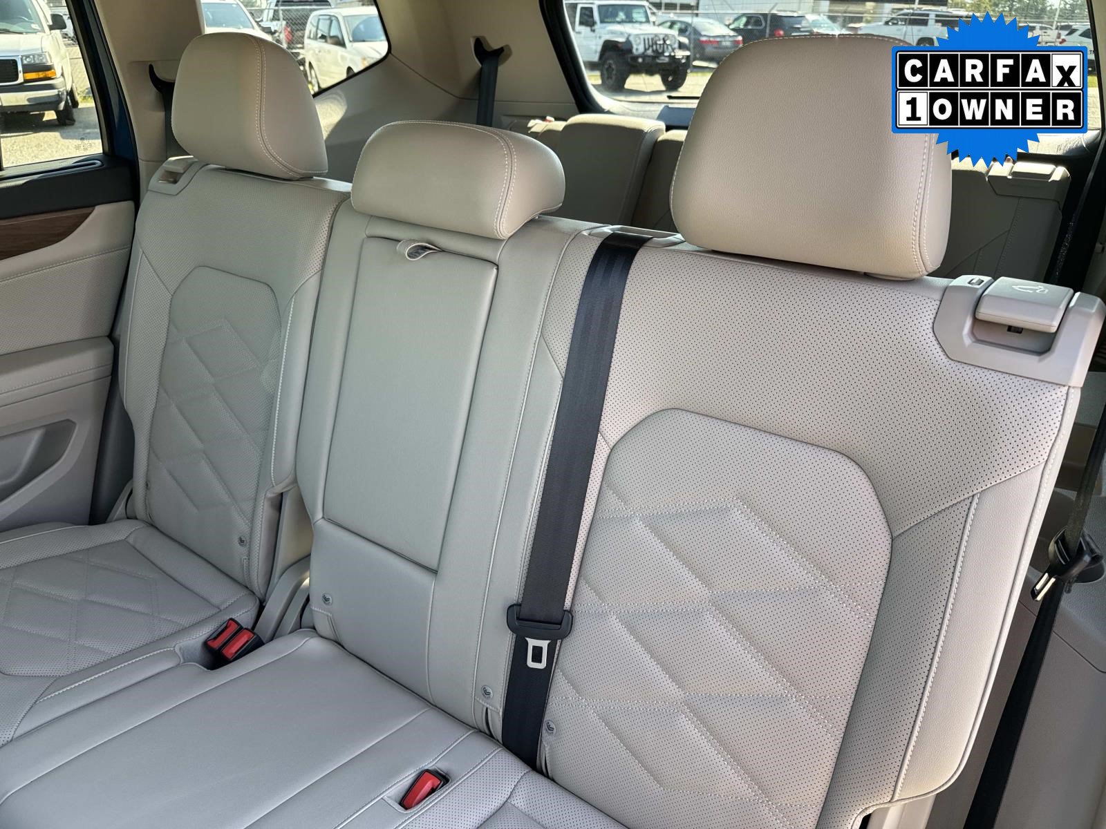 Used 2025 Volkswagen Atlas SE FWD image 15