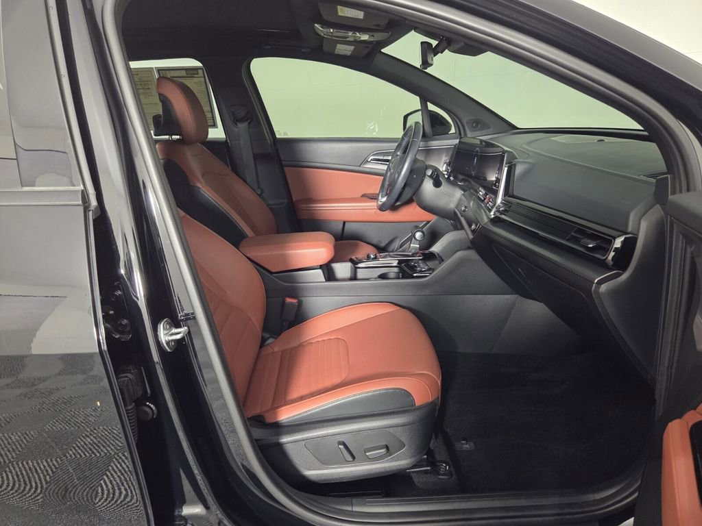 Used 2024 Kia Sportage SX image 32