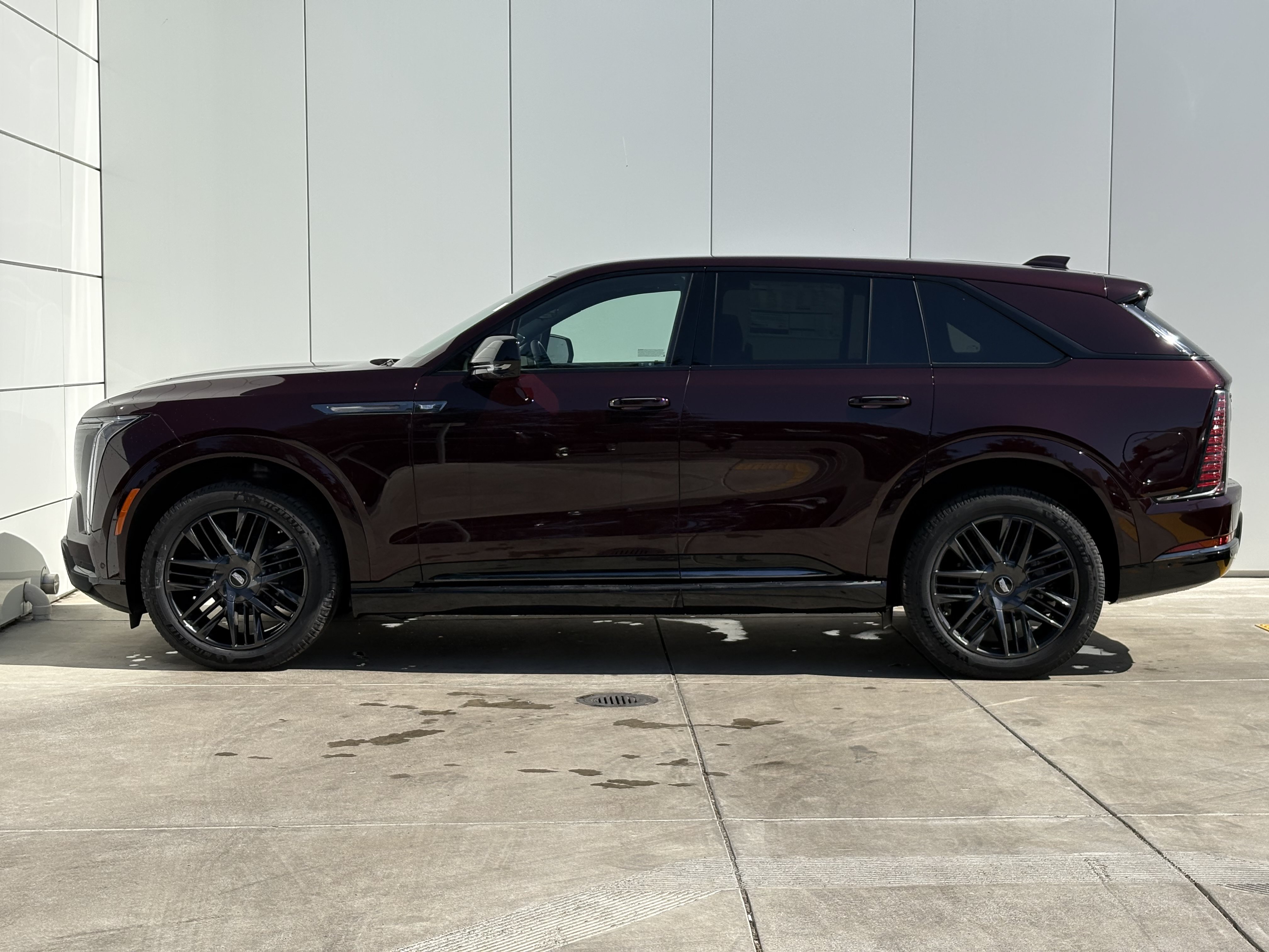 New 2025 Cadillac Escalade IQ Sport 2 w/ LPO, ONYX Package AWD/4WD image 5