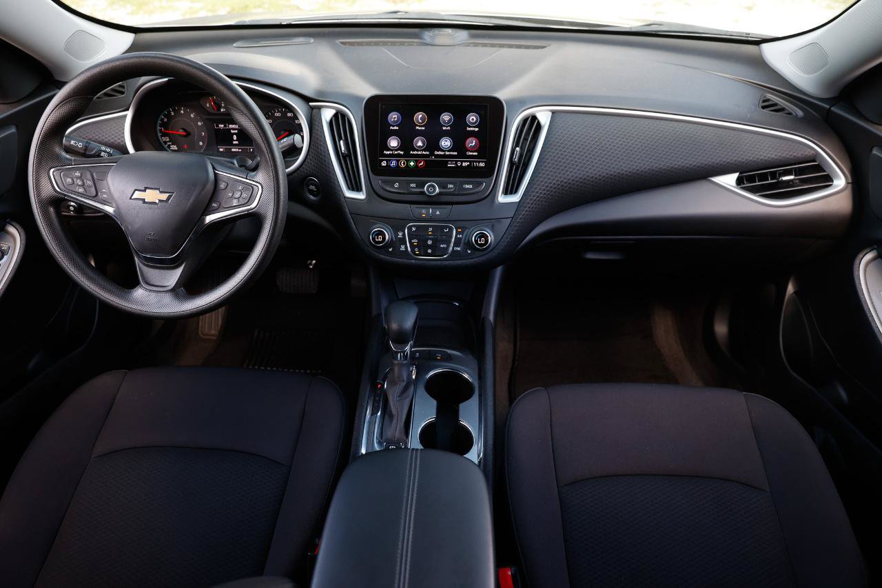 Used 2024 Chevrolet Malibu LT FWD image 2