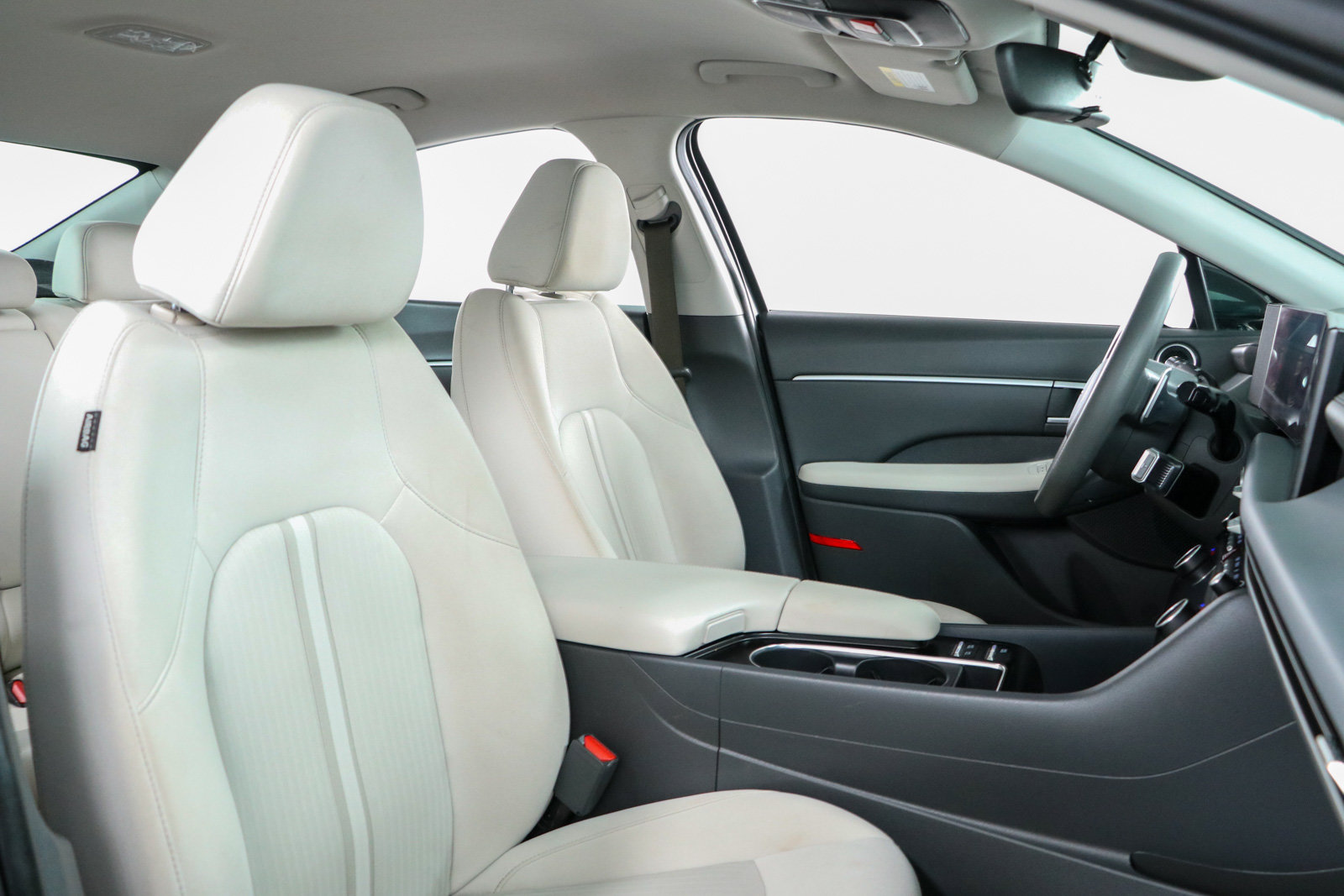 Used 2025 Hyundai Sonata SEL FWD image 27