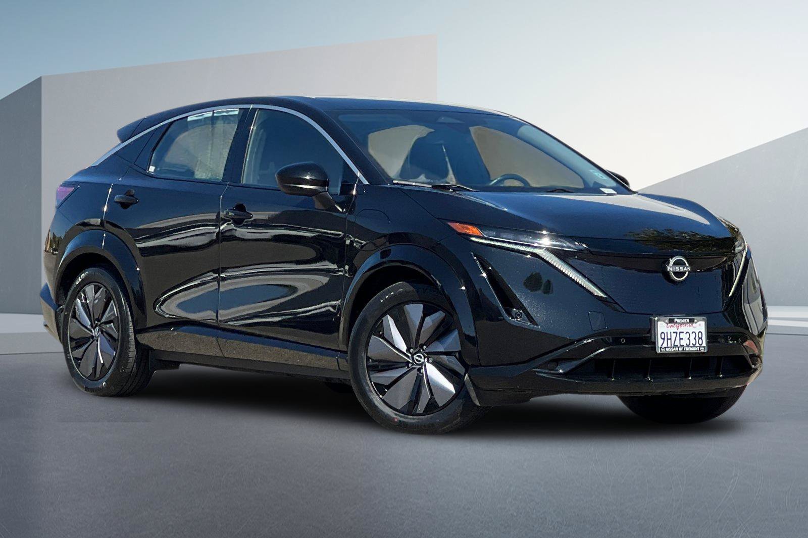 Certified 2023 Nissan Ariya FWD image 2