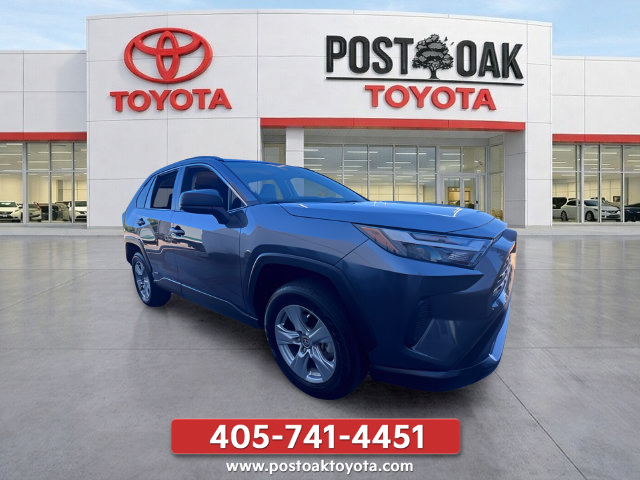 Used 2025 Toyota RAV4 LE AWD/4WD image 4