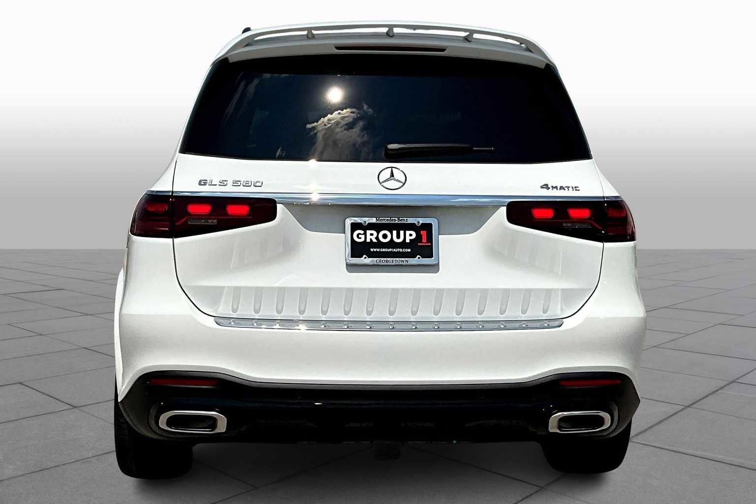 New 2026 Mercedes-Benz GLS 580 4MATIC image 5