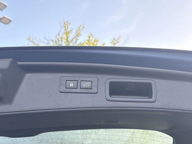 Used 2022 Subaru Forester Premium AWD/4WD image 13