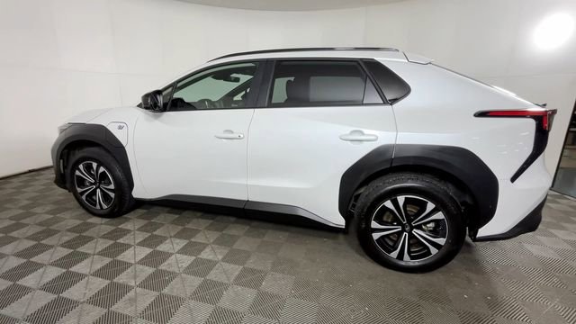 Used 2024 Subaru Solterra AWD/4WD image 8