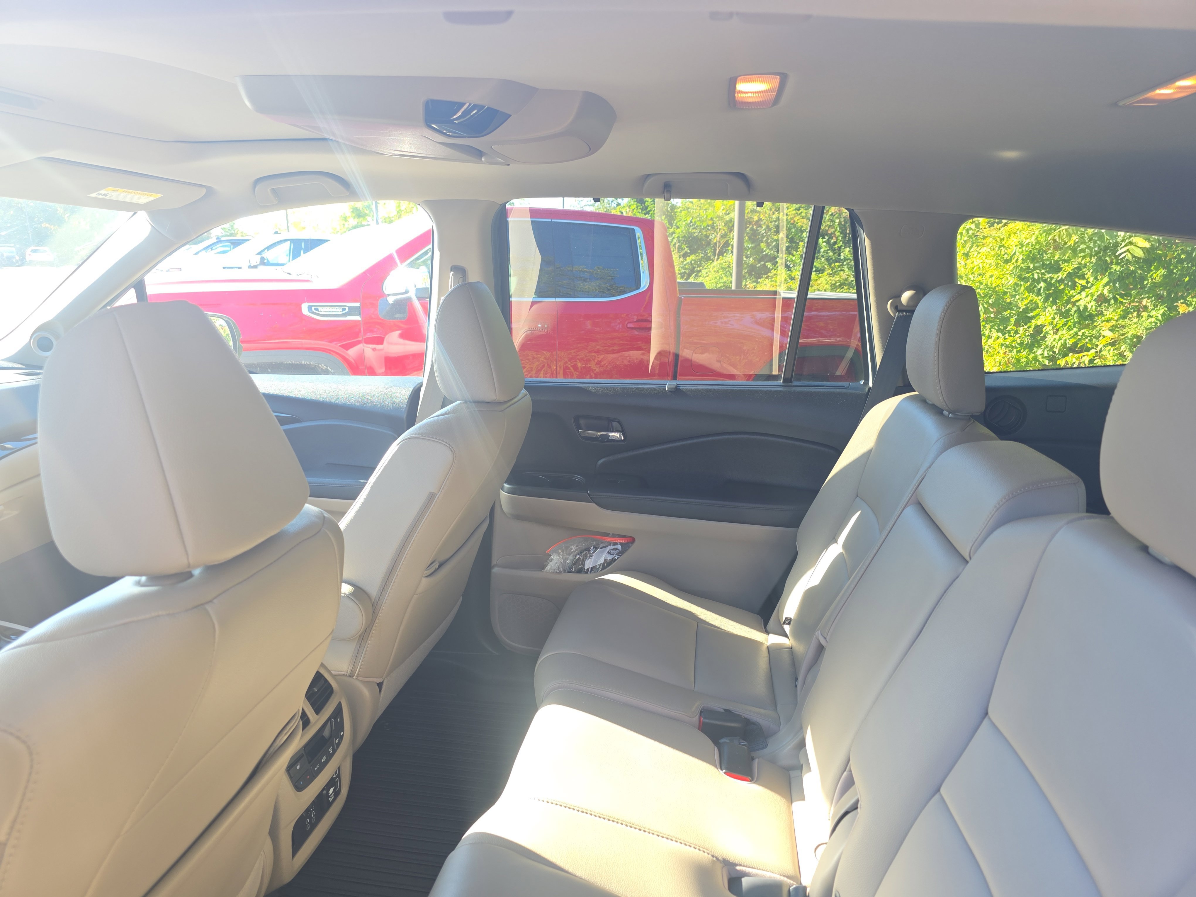 Used 2019 Honda Pilot Touring image 9