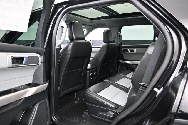Used 2023 Ford Explorer XLT w/ XLT Sport Appearance Package AWD/4WD image 20