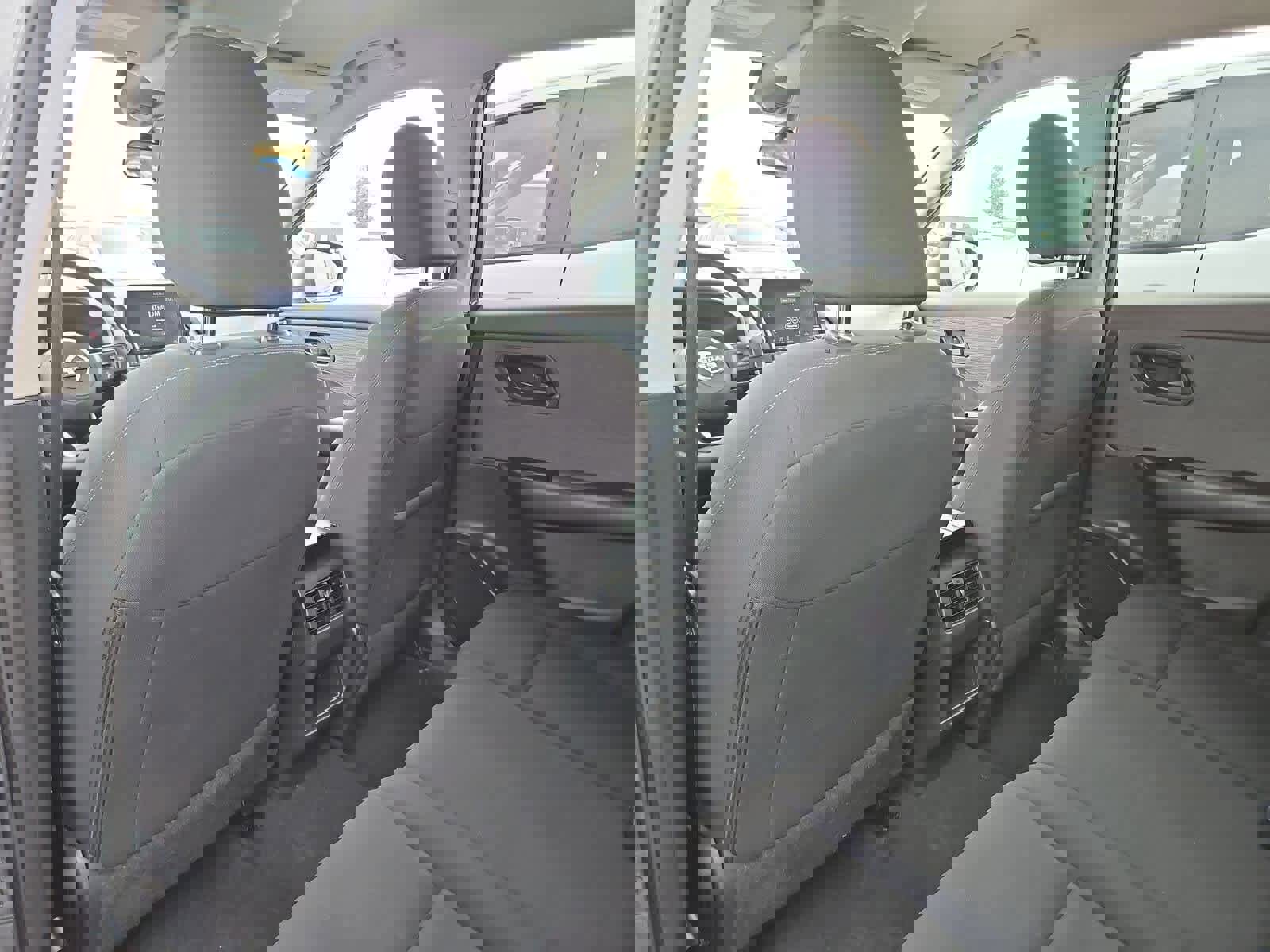 Used 2023 Nissan Rogue S image 18