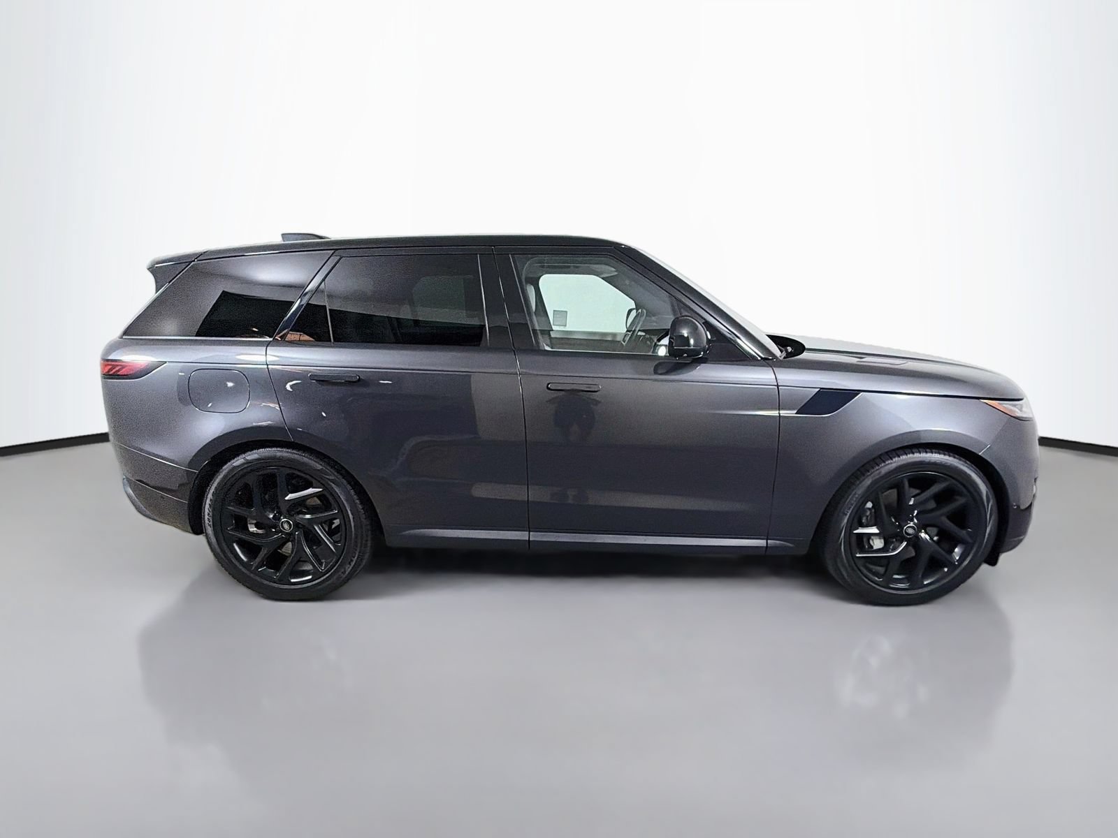 Used 2023 Land Rover Range Rover Sport SE AWD/4WD image 6