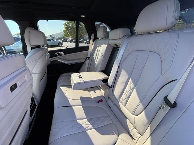 Used 2022 BMW X5 xDrive40i w/ M Sport Package AWD/4WD image 33