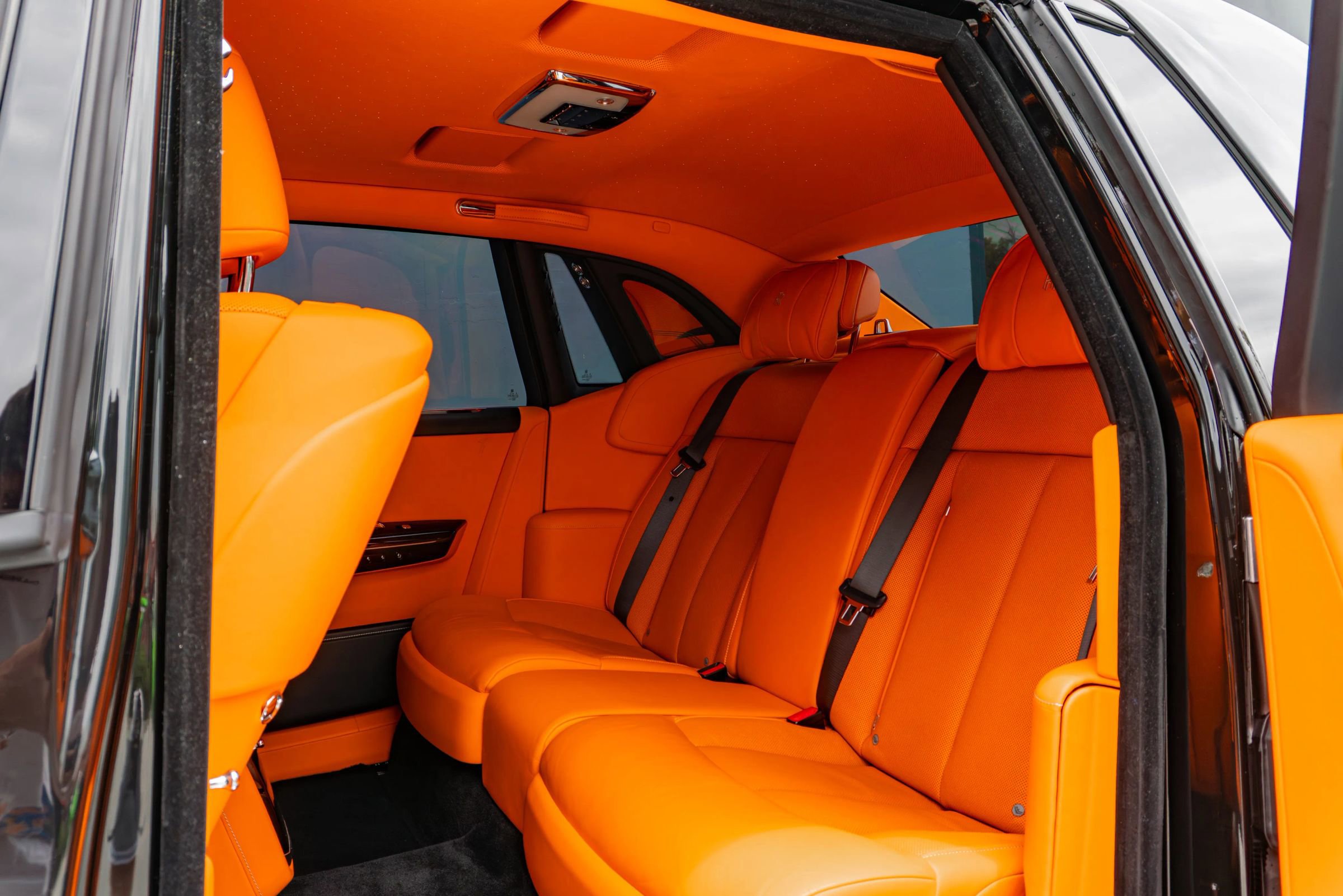 Used 2018 Rolls-Royce Phantom Sedan RWD image 48