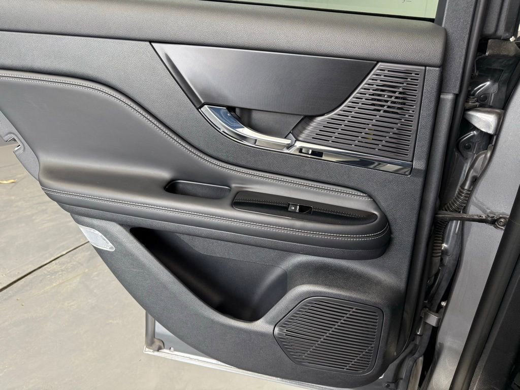Used 2022 Lincoln Corsair AWD w/ Equipment Group 101A image 44