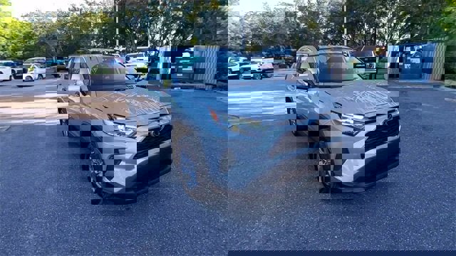 Used 2025 Toyota RAV4 XLE image 3