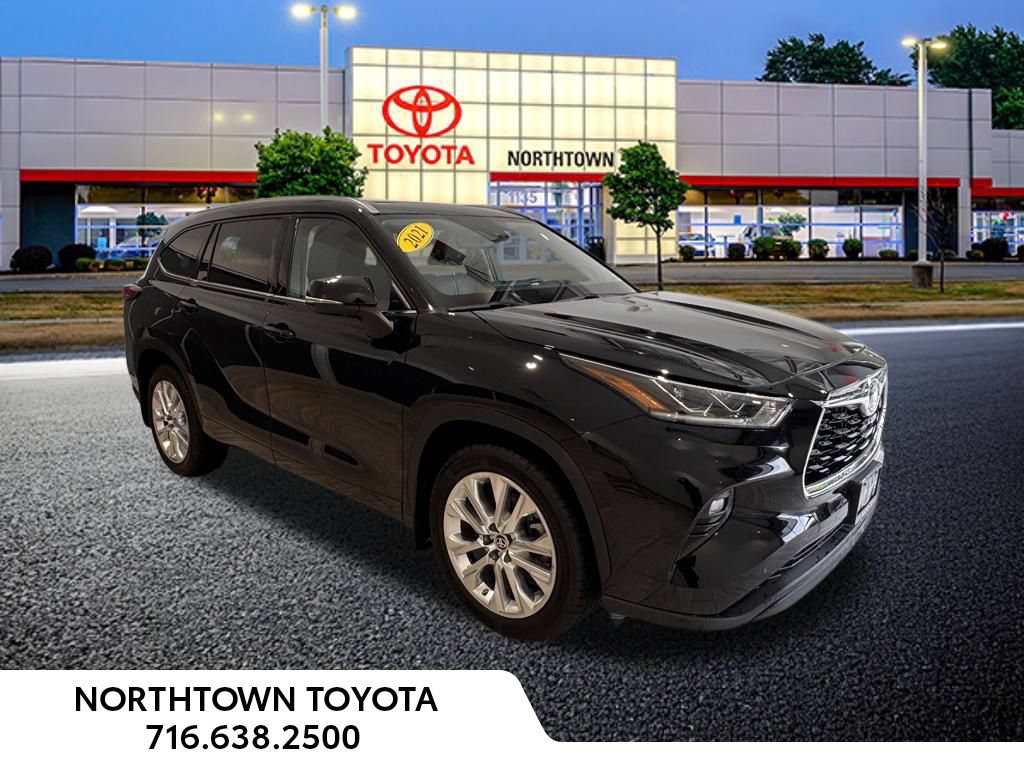 Used 2021 Toyota Highlander Limited AWD/4WD image 29