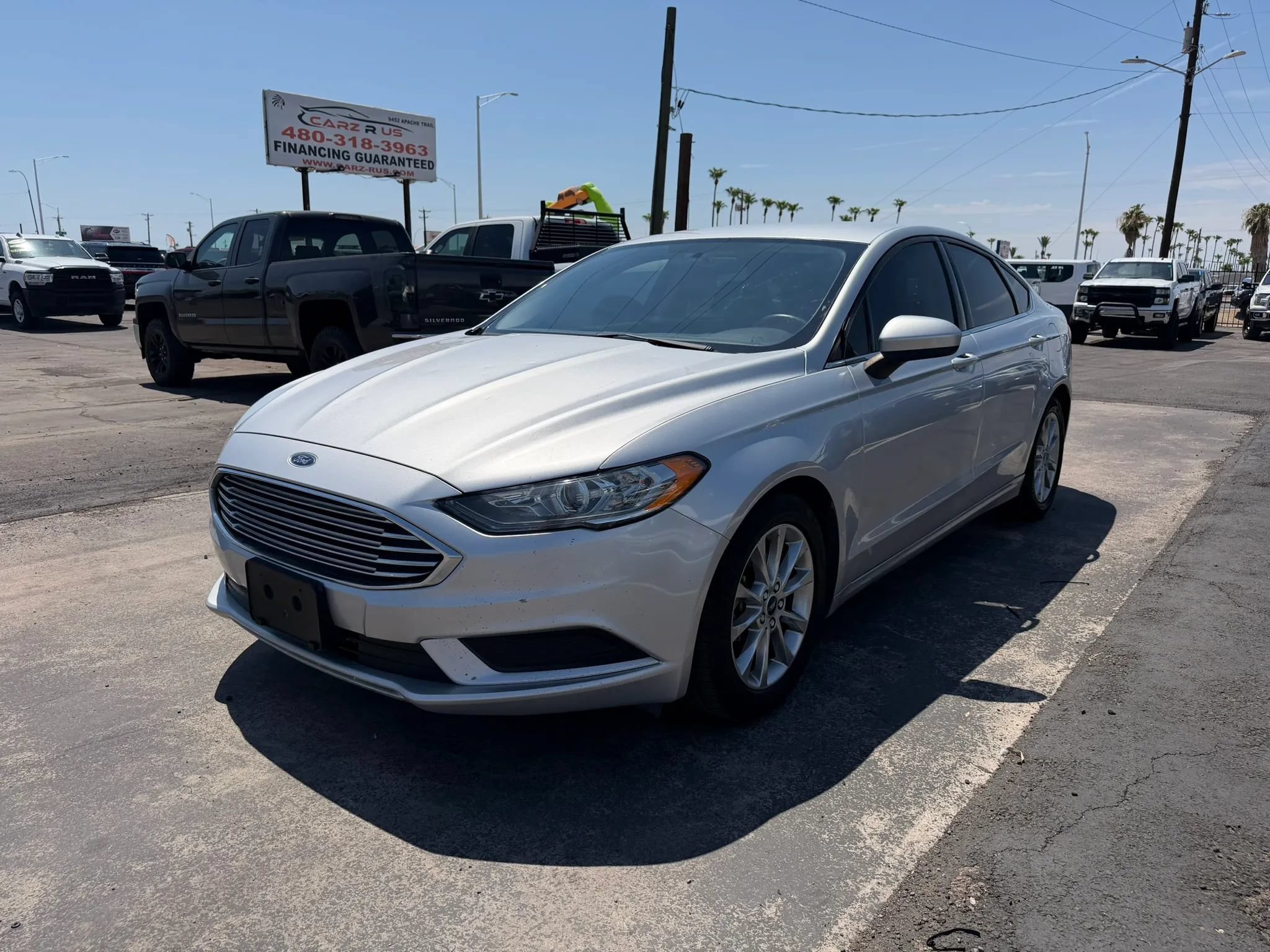 Used 2017 Ford Fusion SE FWD image 3