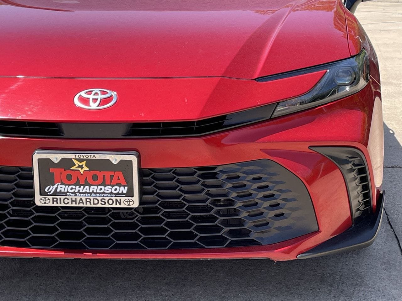 Used 2025 Toyota Camry SE FWD image 8