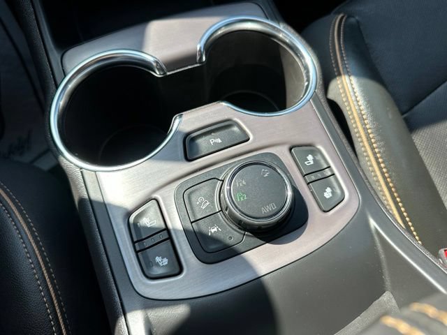 Used 2024 GMC Terrain AT4 w/ Infotainment Package II AWD/4WD image 21