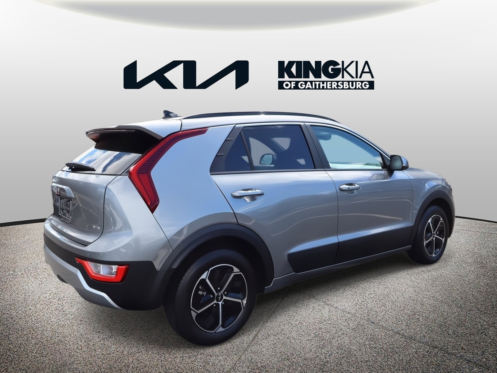 Certified 2025 Kia Niro EX image 3
