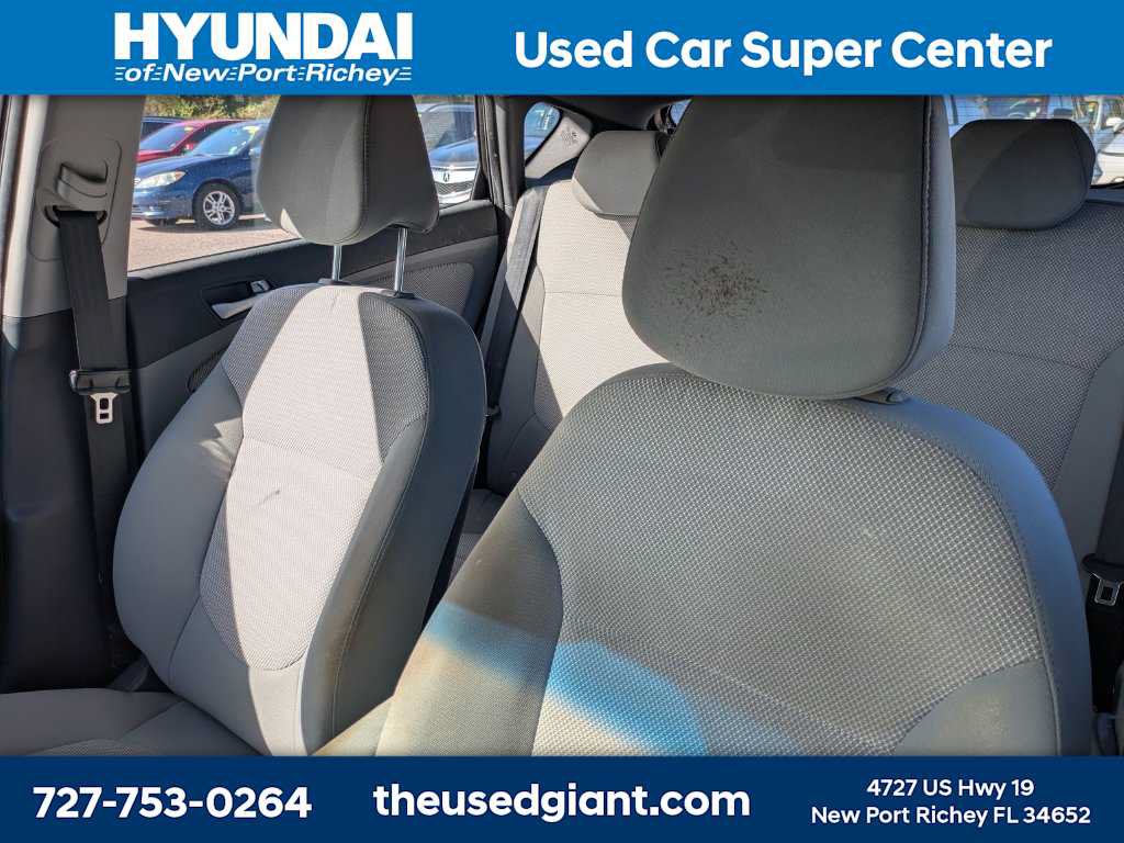 Used 2013 Hyundai Accent GS FWD image 7