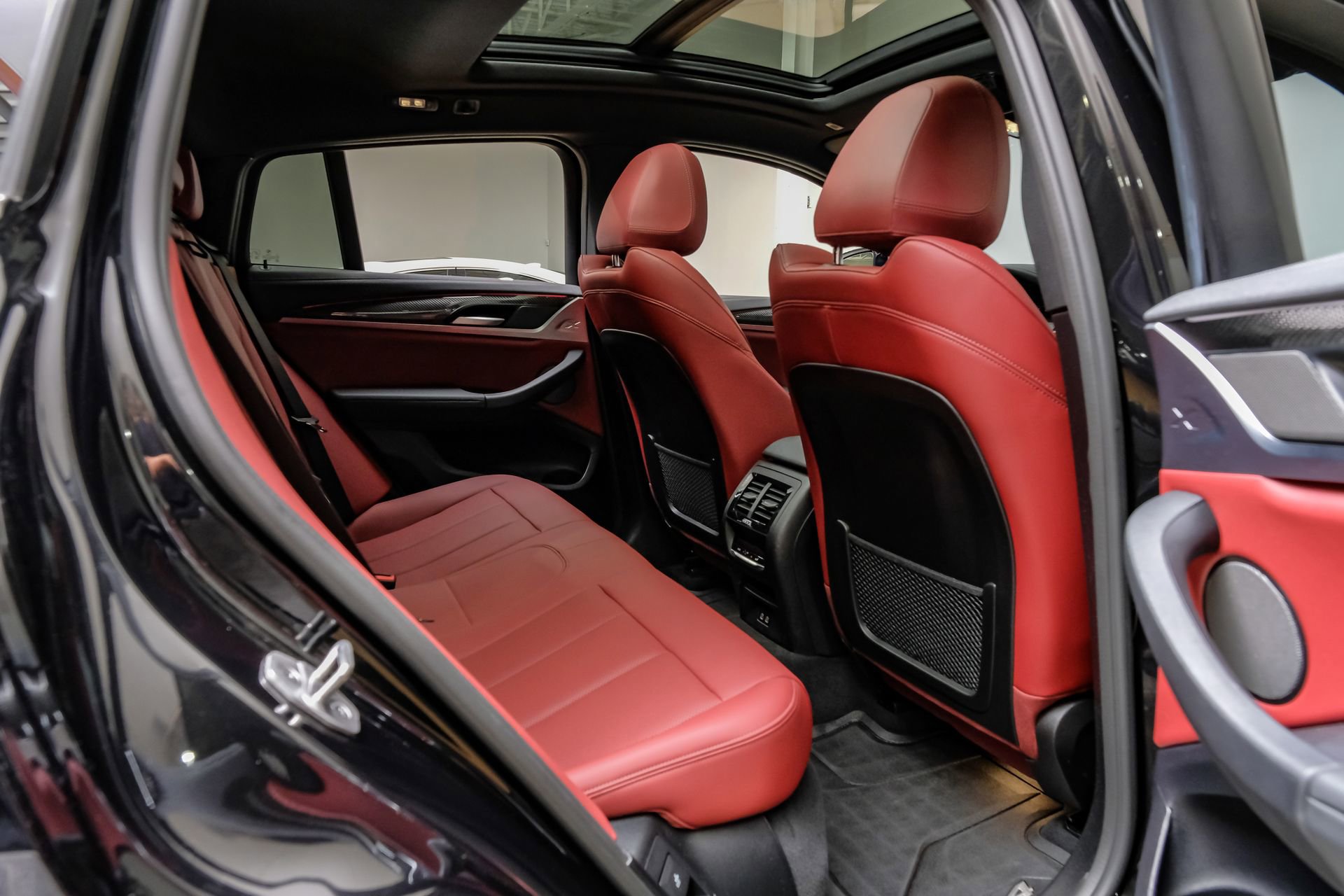 Used 2024 BMW X4 M40i w/ Premium Package image 41