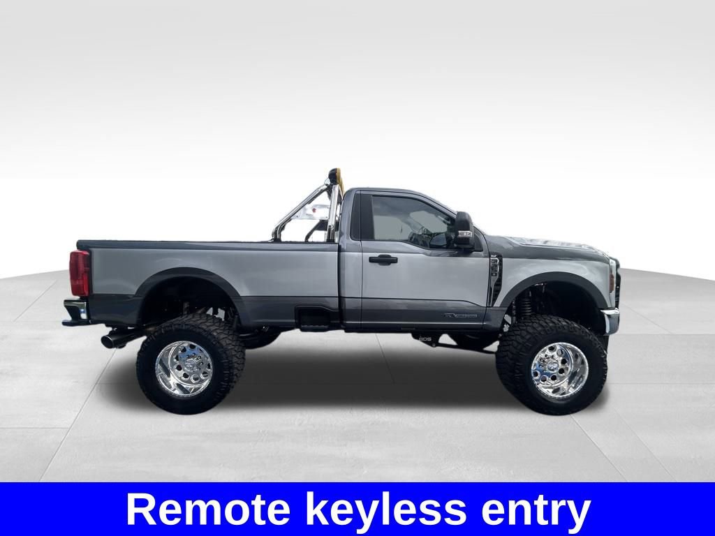 Used 2025 Ford F350 XLT w/ FX4 Off-Road Package image 3