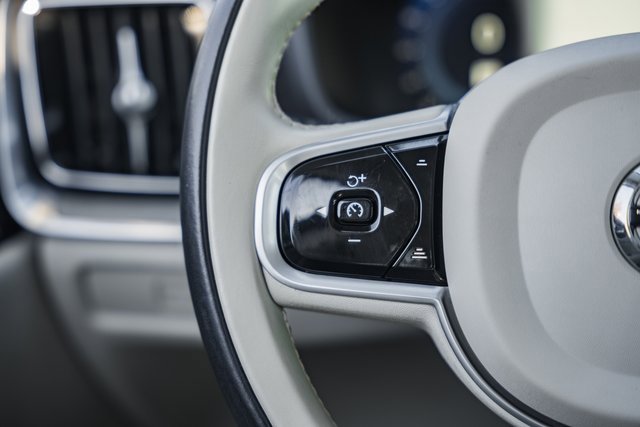 Certified 2023 Volvo S60 B5 Ultimate w/ Climate Package image 27