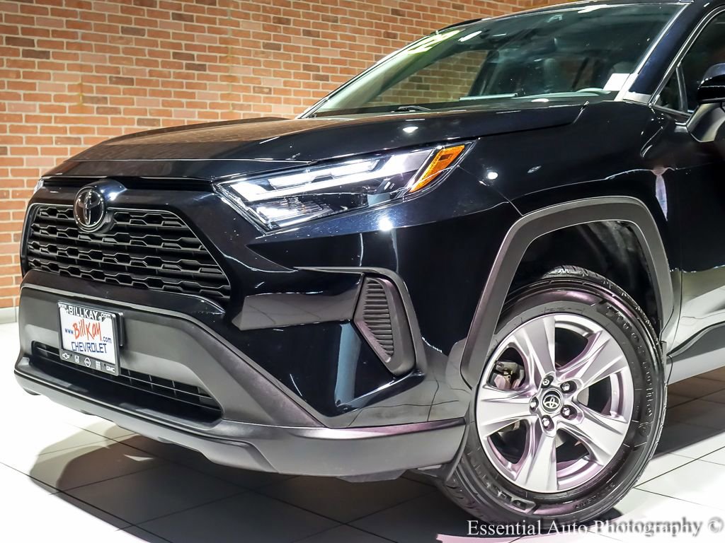 Used 2022 Toyota RAV4 XLE w/ Convenience Package image 3