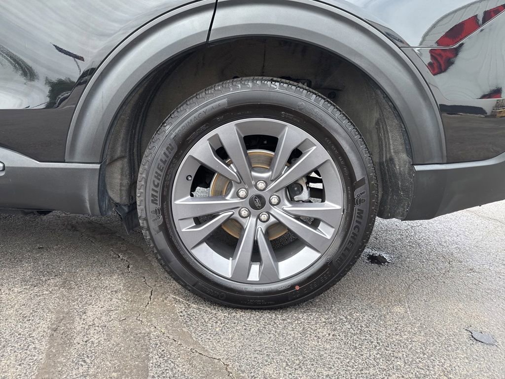 Used 2023 Ford Explorer XLT w/ Equipment Group 202A AWD/4WD image 43