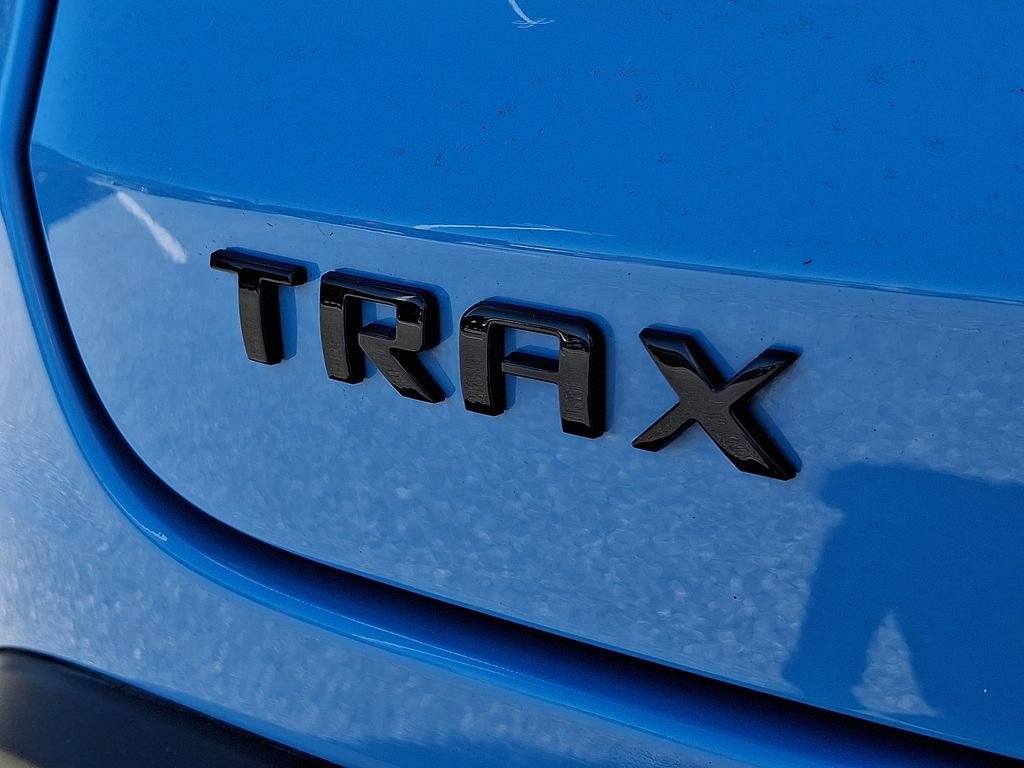Used 2024 Chevrolet Trax RS FWD image 30