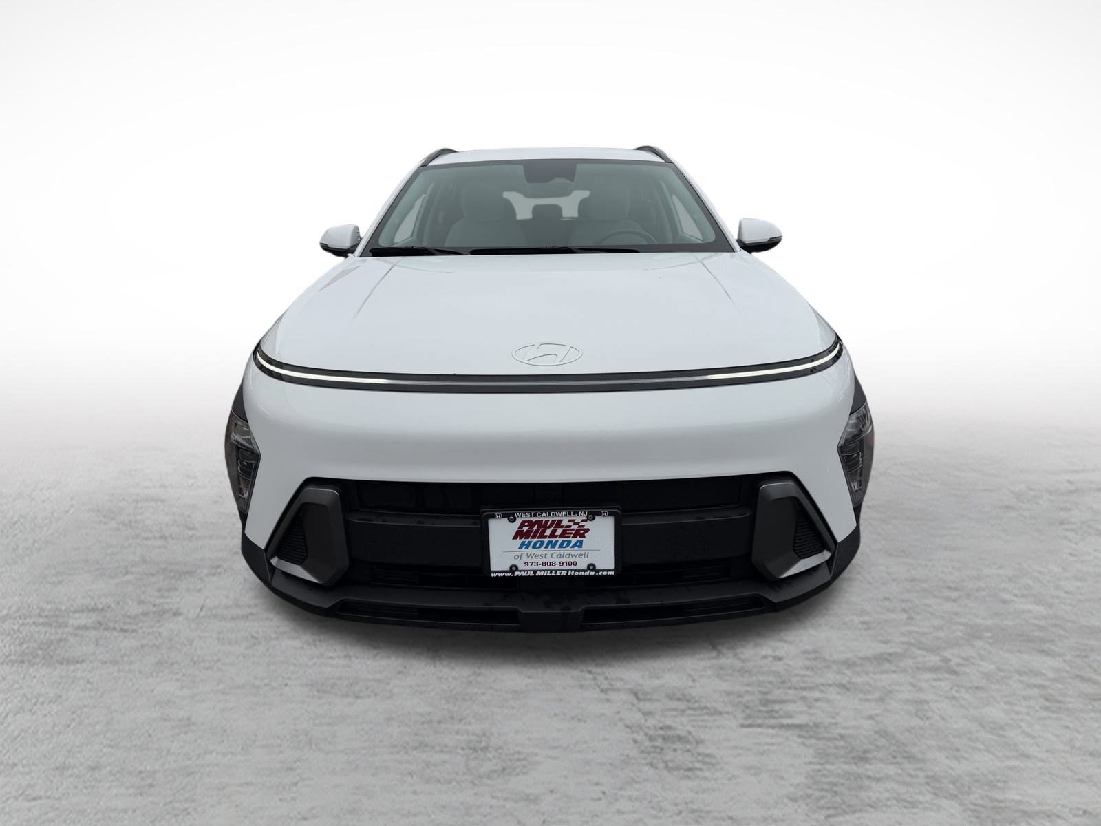 Used 2024 Hyundai Kona SEL image 2