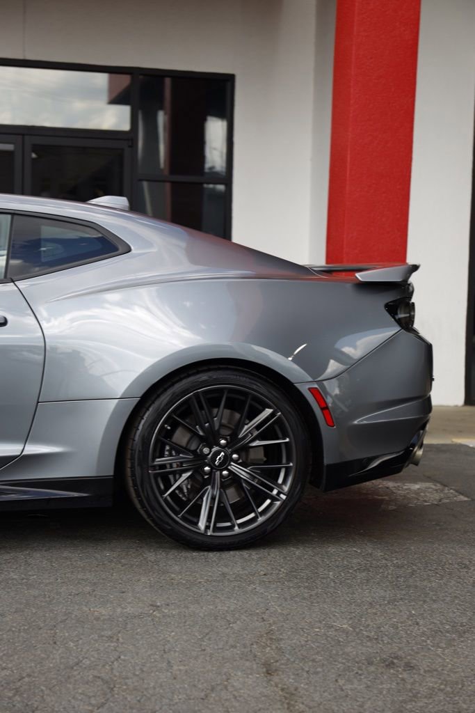 Used 2021 Chevrolet Camaro ZL1 RWD image 11
