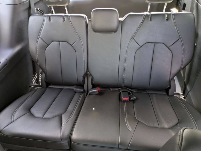 New 2027 Chrysler Pacifica Select FWD image 30