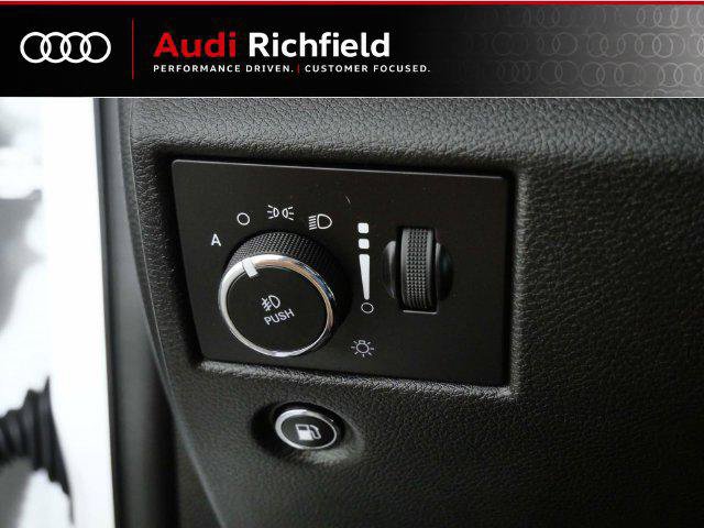 Used 2018 Jeep Grand Cherokee Limited w/ Trailer Tow Group IV AWD/4WD image 18