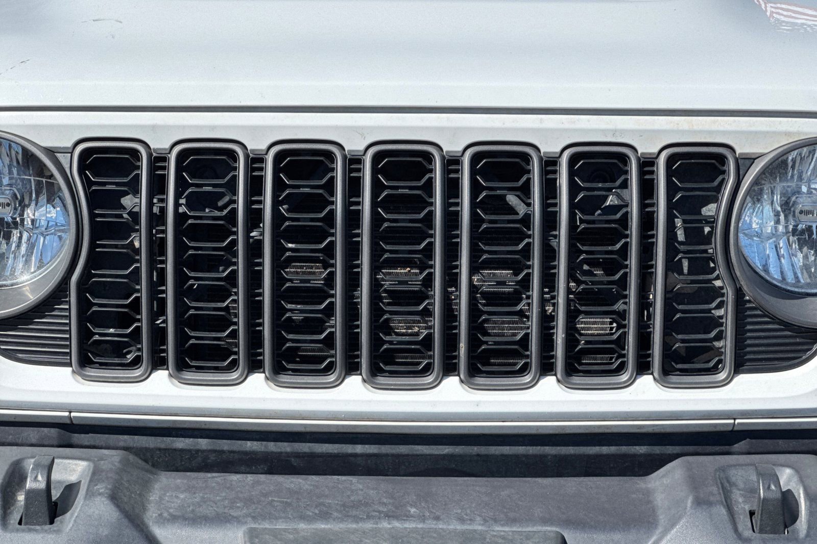 Used 2025 Jeep Gladiator Sport image 44