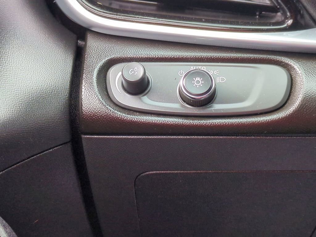 Used 2017 Chevrolet Volt Premier w/ Driver Confidence II Package image 18