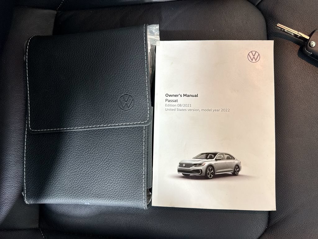 Used 2022 Volkswagen Passat 2.0T FWD image 42