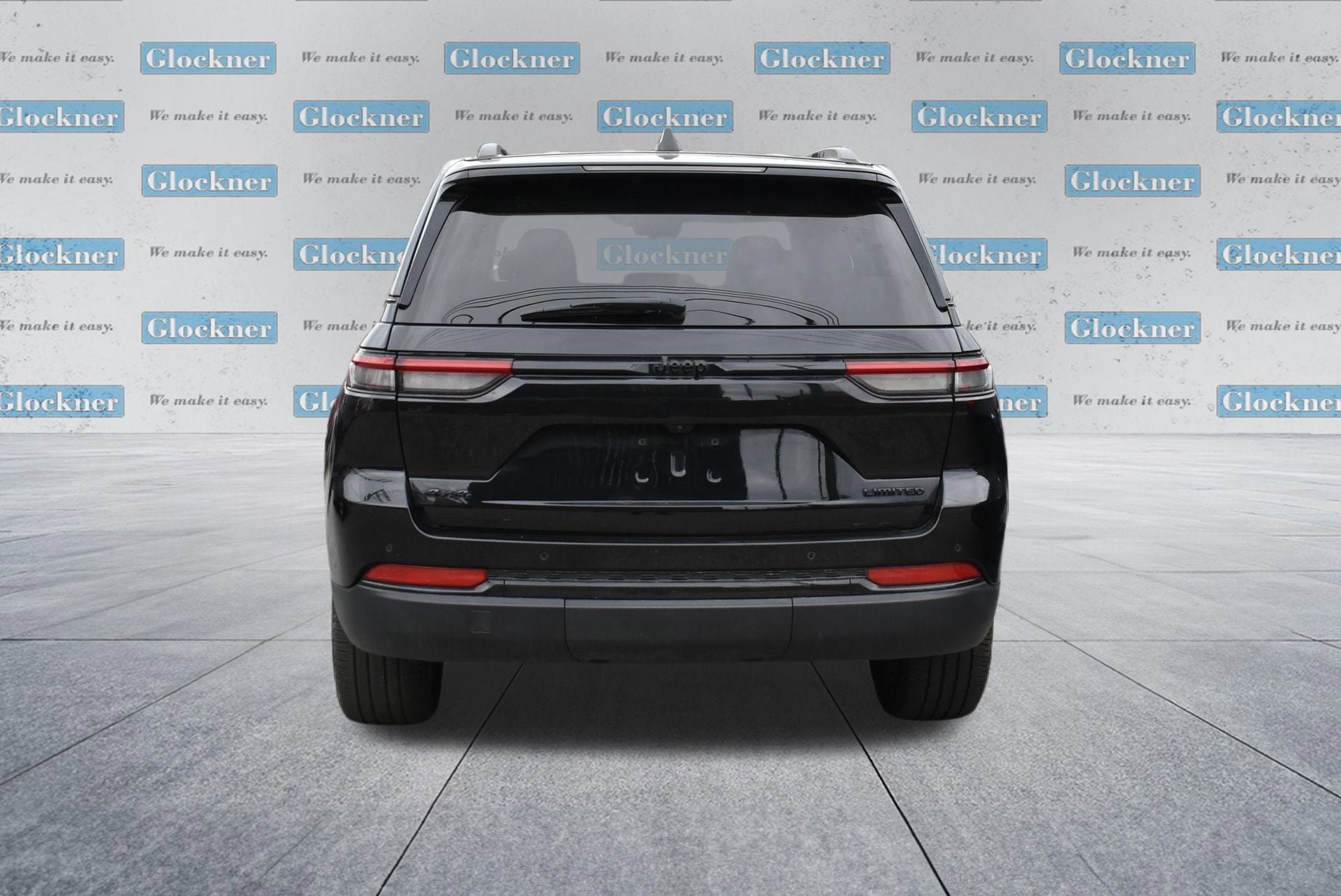 Used 2023 Jeep Grand Cherokee Limited w/ Black Appearance Package AWD/4WD image 11