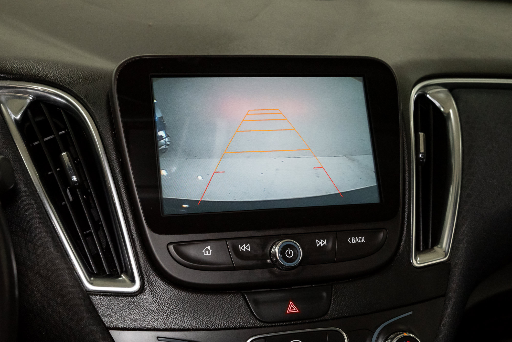 Used 2016 Chevrolet Malibu LT FWD image 17