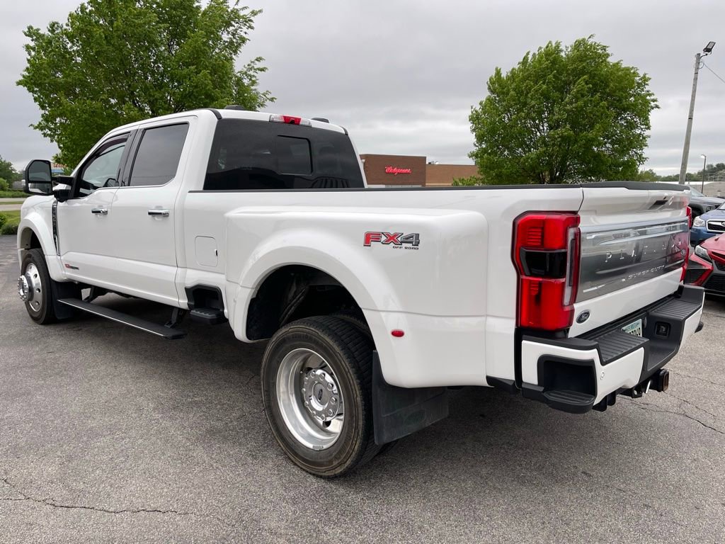 Used 2023 Ford F450 Platinum w/ FX4 Off-Road Package AWD/4WD image 4