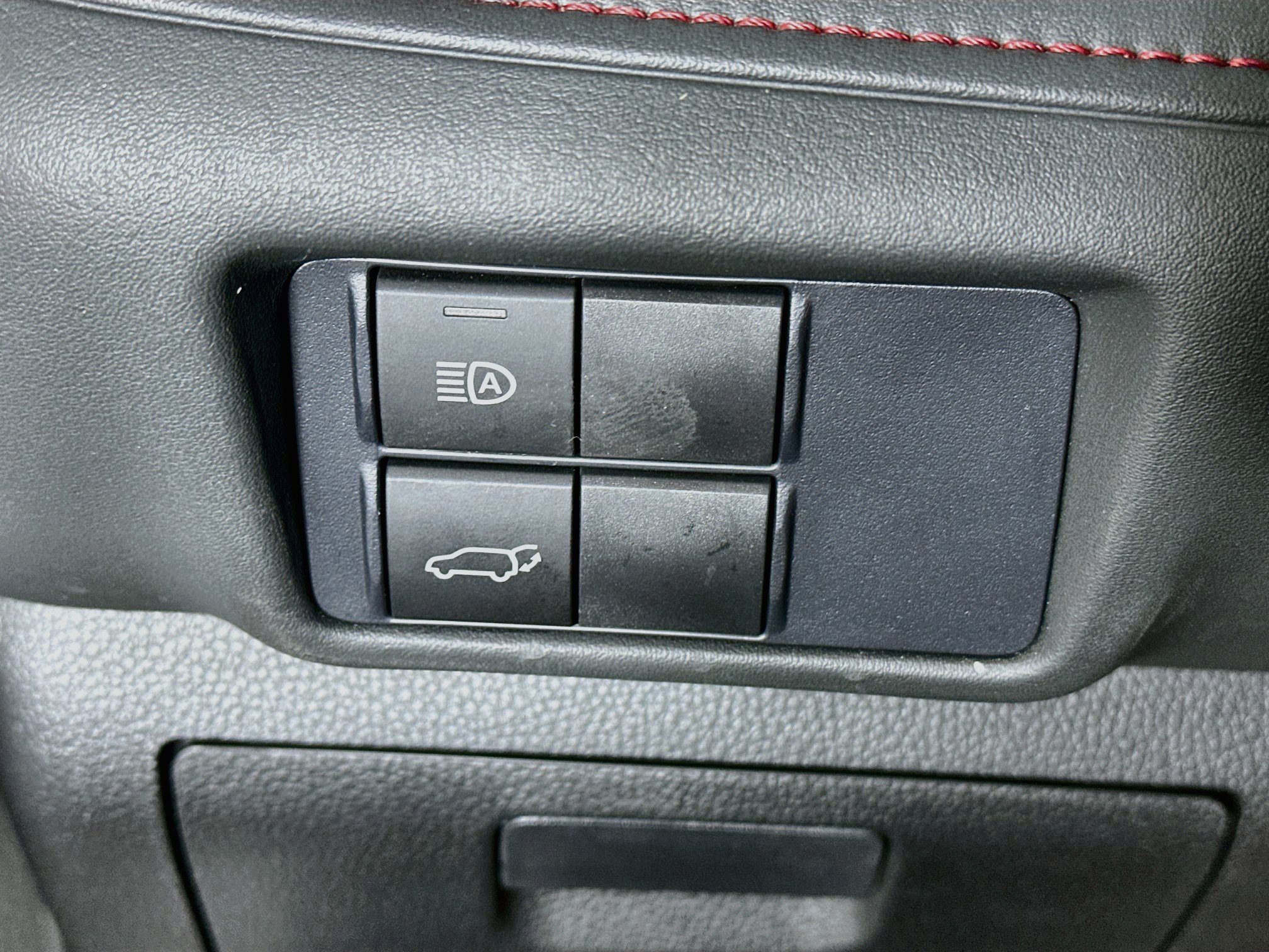 Used 2021 Toyota Highlander XSE FWD image 17