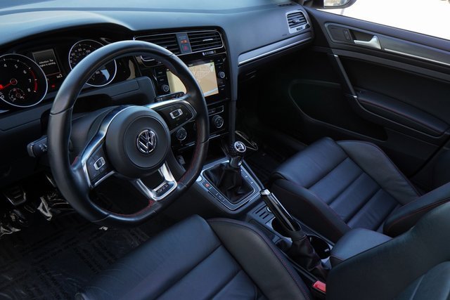 Used 2021 Volkswagen GTI SE image 2