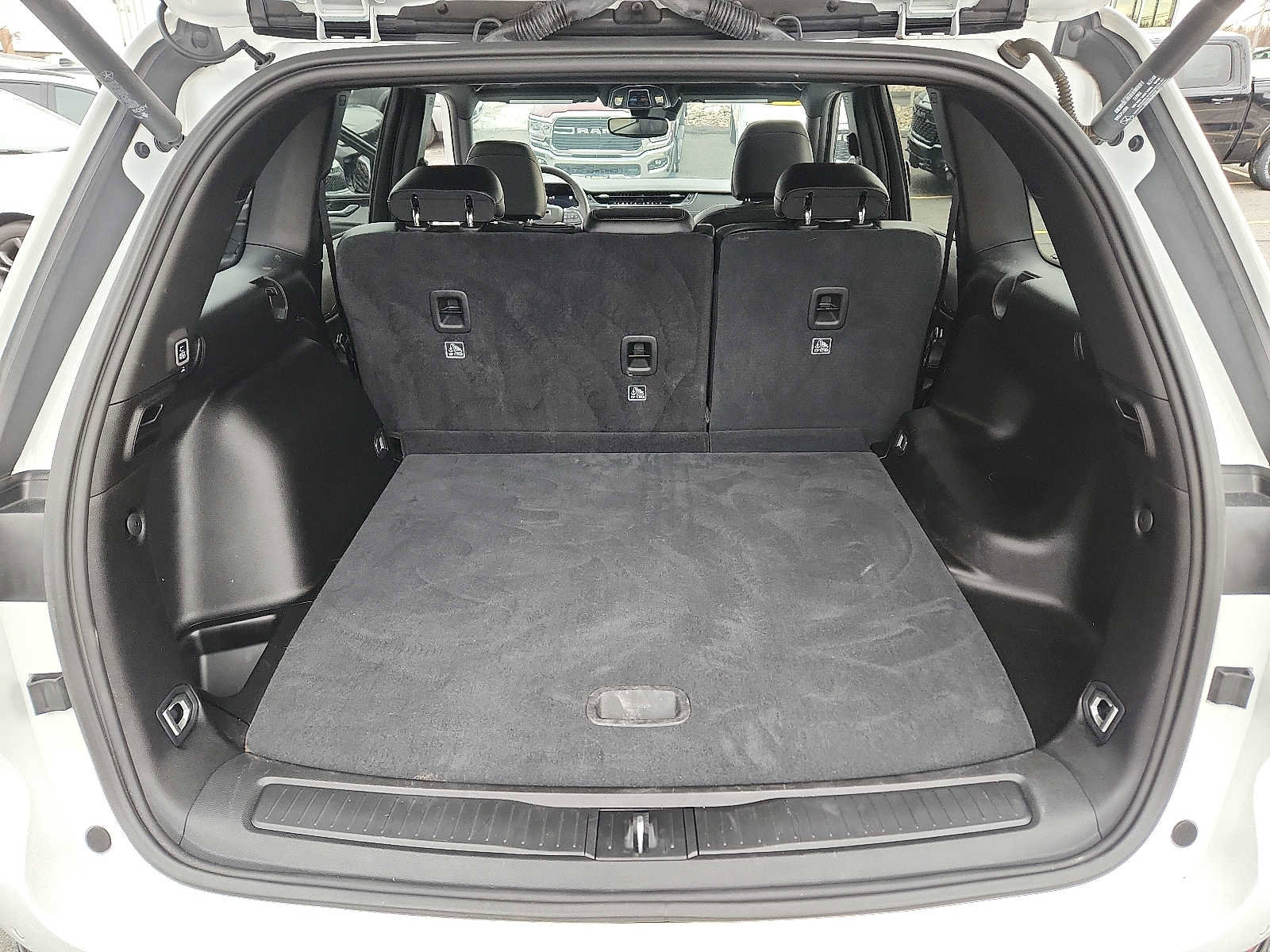 Used 2023 Jeep Grand Cherokee Altitude image 27