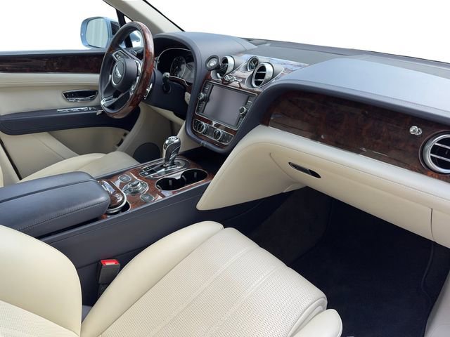 Used 2019 Bentley Bentayga image 11