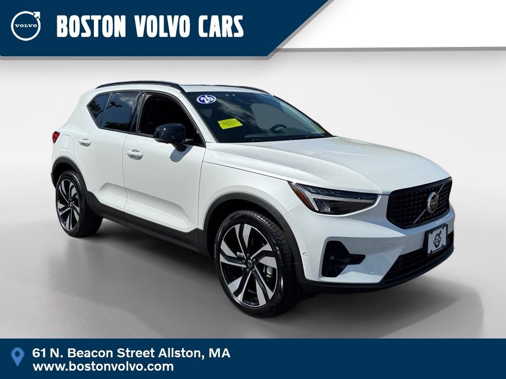 New 2026 Volvo XC40 B5 Plus w/ Protection Package Premier