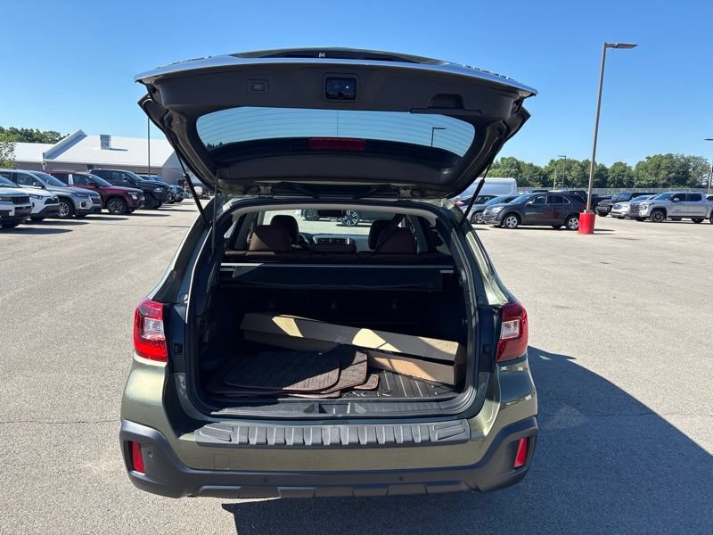 Used 2019 Subaru Outback 3.6R Touring w/ Popular Package #3A AWD/4WD image 9
