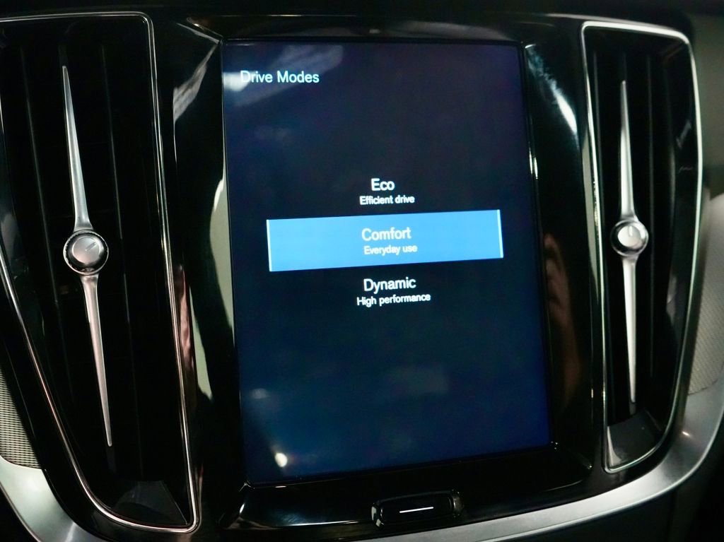 Used 2019 Volvo S60 T6 R-Design image 22