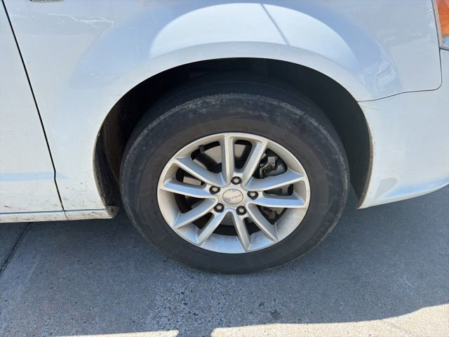 Used 2019 Dodge Grand Caravan SXT FWD image 12