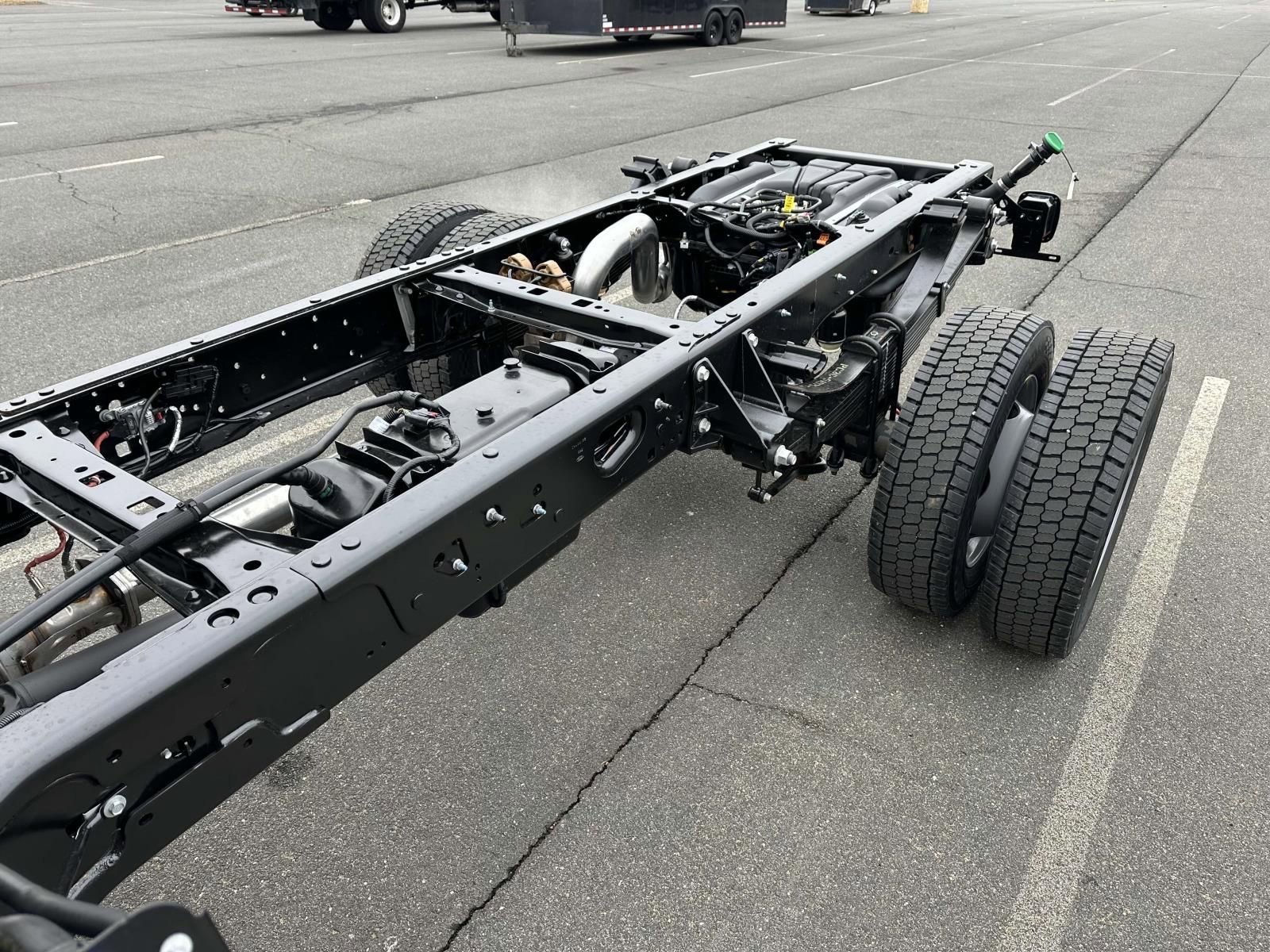 New 2025 Ford F550 4x4 SuperCab Super Duty image 11