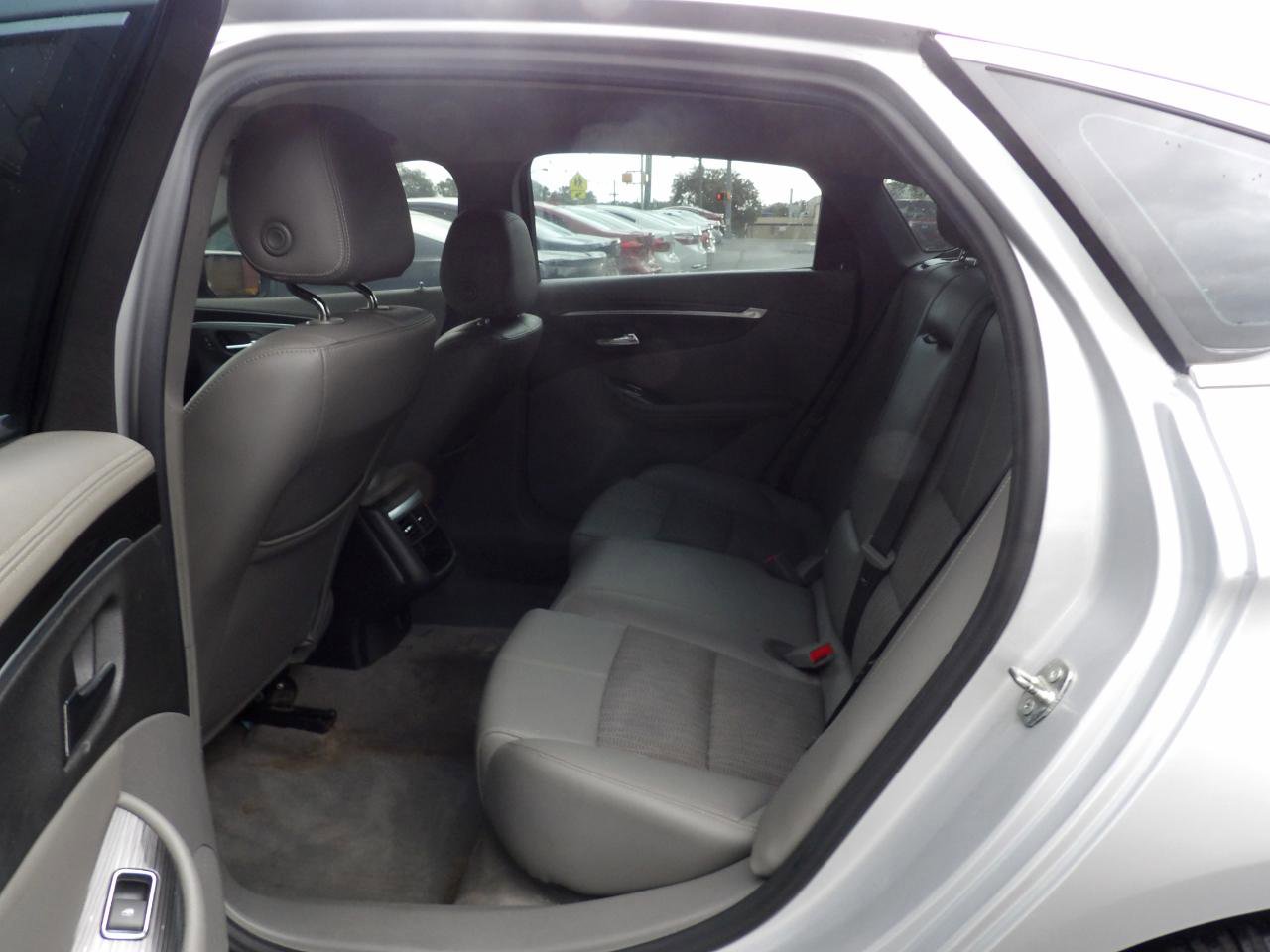 Used 2017 Chevrolet Impala LT FWD image 16